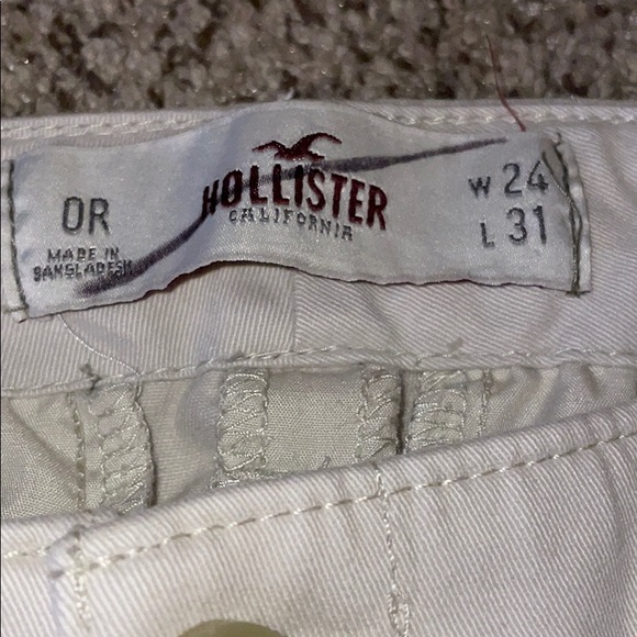 These are very cute white jeans - Picture 2 of 3